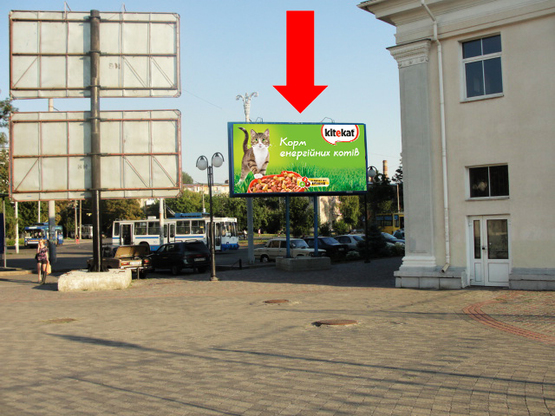 Фото рекламной плоскости по адресу Привокзальная пл., возле ж/д вокзала "Киевский"