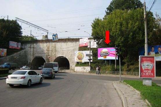 Фото рекламной плоскости по адресу Збаражская ул., / Крушельницкой ул., возле ж/д моста