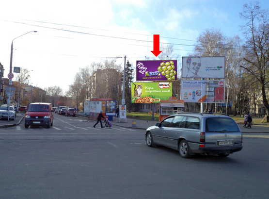 Фото рекламной плоскости по адресу Небесной сотни ул. (бывш. ул. Московская) / ул. Лятошинского, возле центрального рынка "Житний", верхний