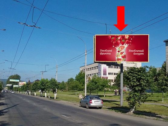 Фото рекламной плоскости по адресу Хотинская ул., 41, возле АЗС "ОККО", в сторону супермаркета "Эпицентр"