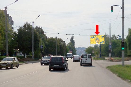 Фото рекламной плоскости по адресу Южнокольцевая ул., 23 / Героев Крут бул., возле рынка, в сторону Воробкевича ул.