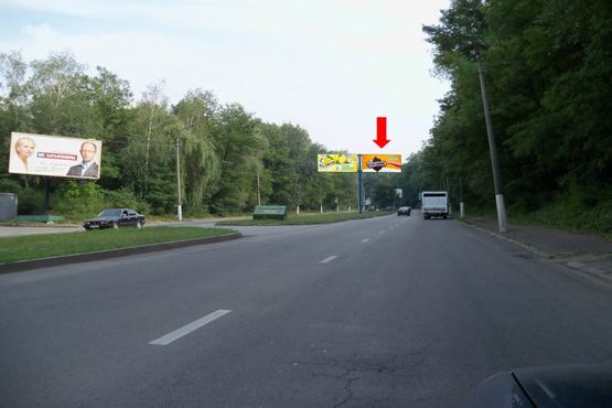 Фото рекламной плоскости по адресу Измайловская ул., возле рынка "Калиновский", разделитель, в центр