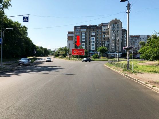 Фото рекламной плоскости по адресу Гагарина ул. / Смирнова ул., возле Ощадбанка