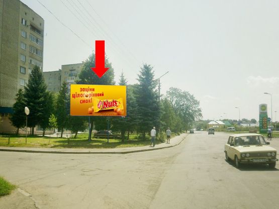 Фото рекламной плоскости по адресу Самбирская ул., возле магазина сантехники