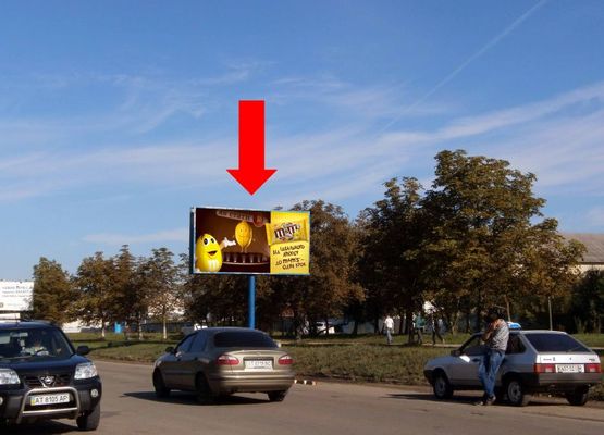 Фото рекламной плоскости по адресу Надречная ул., возле супермаркета "Велес", станция скорой помощи