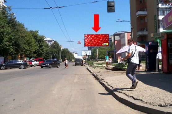 Фото рекламной плоскости по адресу Троллейбусная ул. / Галицкая ул., возле магазина "Фаворит"