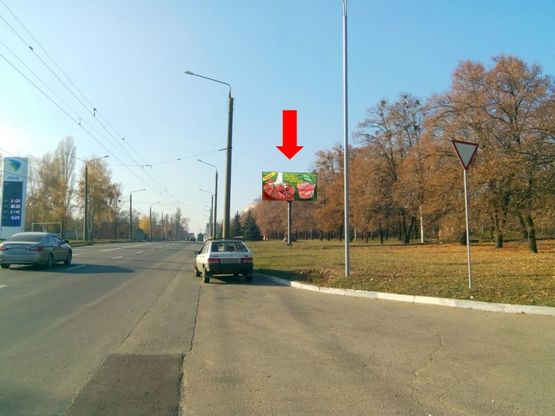 Фото рекламной плоскости по адресу Александровский пр., 2, в сторону пр. Гагарина