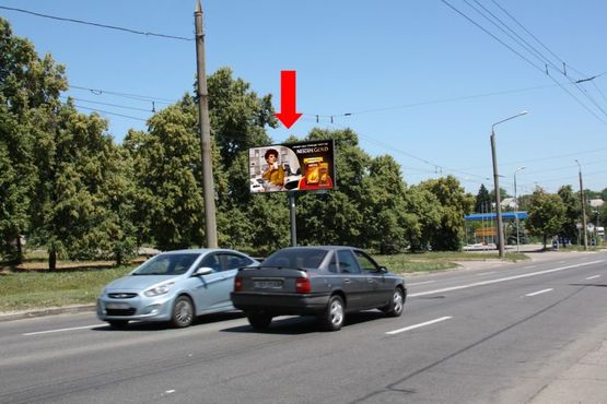 Фото рекламной плоскости по адресу Александровский пр., 2, в сторону пр. Московского