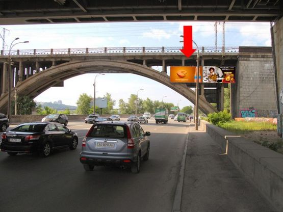 Фото рекламної площини за адресою Днепровская Набережная / мост Дарницкий, светофор, в сторону мост Патона, левая