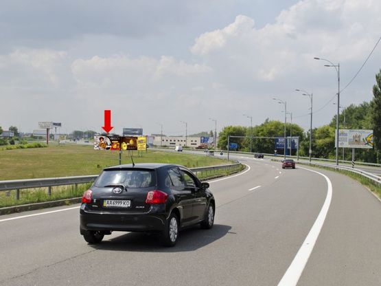 Фото рекламної площини за адресою Трасса Киев-Борисполь, разделитель, от а/п Борисполь на Киев, левая