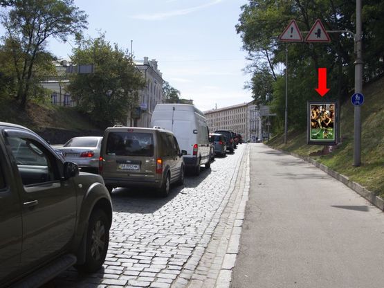 Фото рекламної площини за адресою Владимирский спуск, 100 м от Европейской пл., в сторону Европейская пл.
