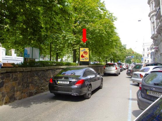 Фото рекламной плоскости по адресу Антоновича ул. (бывш. Горького ул.), 1, в сторону ул. Толстого, парка Шевченко