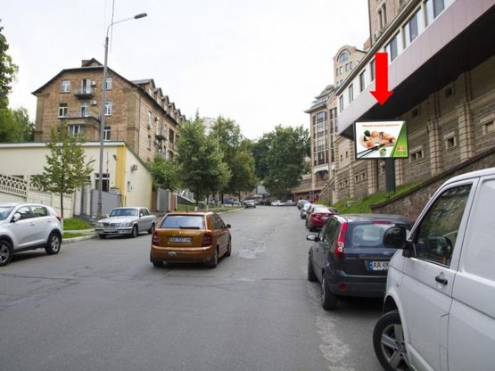 Фото рекламної площини за адресою Кудрявский спуск, 5, в сторону центра