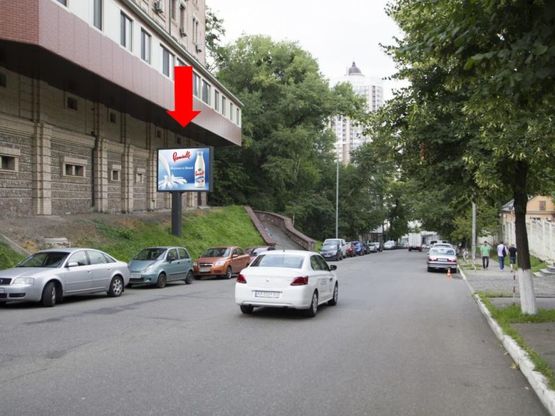 Фото рекламної площини за адресою Кудрявский спуск, 5, в сторону ул. Глубочицкой