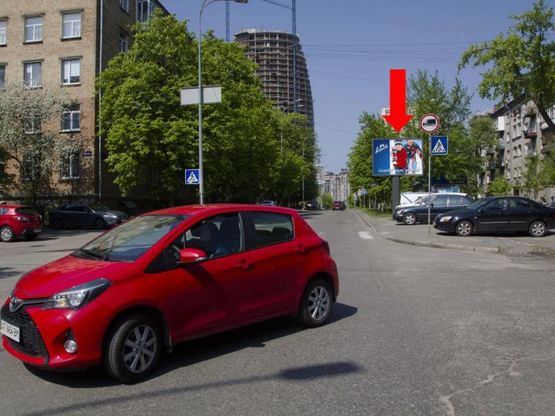 Фото рекламної площини за адресою Иоанна Павла ІІ ул. (бывш. Лумумбы ул.), 19 - ул. Чигорина, в сторону ул. Б. Васильковская