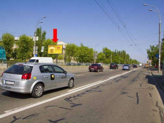 Фото рекламной плоскости по адресу Перова бул., 1 в сторону пр. Ватутина