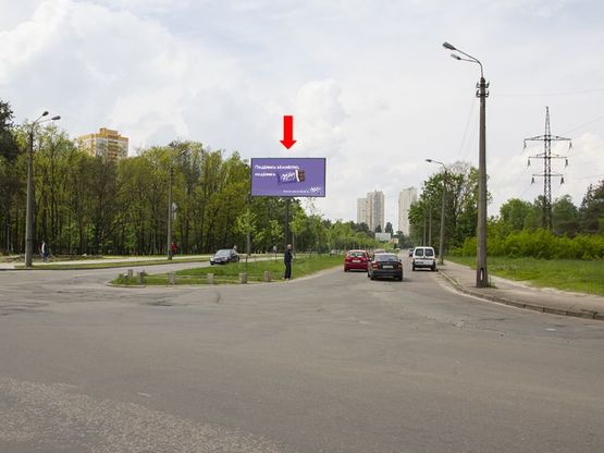 Фото рекламной плоскости по адресу Навои пр. - ул. Жмаченко, разделитель, в сторону бул. Перова