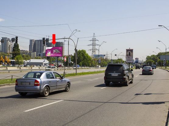 Фото рекламної площини за адресою Саперно-Слободская ул., 26, напротив супермаркета "Leroy Merlin", на светофоре, в сторону Южного моста