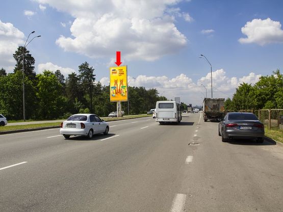 Фото рекламної площини за адресою Броварской пр., 45 на разделителе, в сторону ст.м. "Лесная", центра