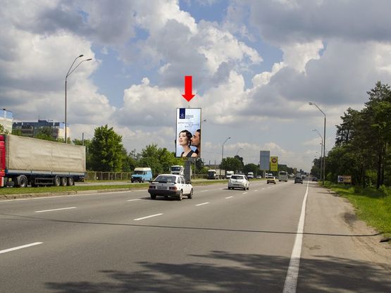 Фото рекламної площини за адресою Броварской пр., 37 на разделителе, в сторону Броваров