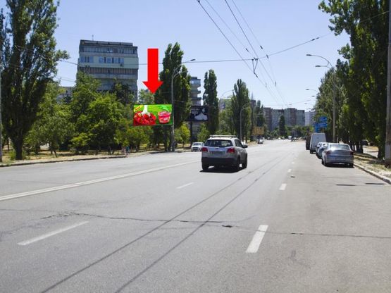 Фото рекламной плоскости по адресу Малиновского ул., 32, в сторону ст. м. «Оболонь»