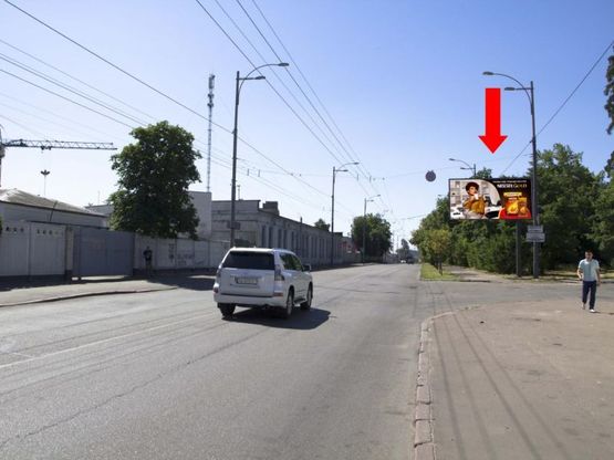 Фото рекламной плоскости по адресу Святошинская ул., 20, в сторону ул. Жмеринской