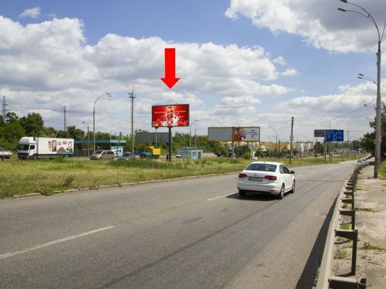 Фото рекламной плоскости по адресу Заболотного ул - Пироговский шлях, возле табачной фабрики, на разделителе, в сторону Столичного шоссе