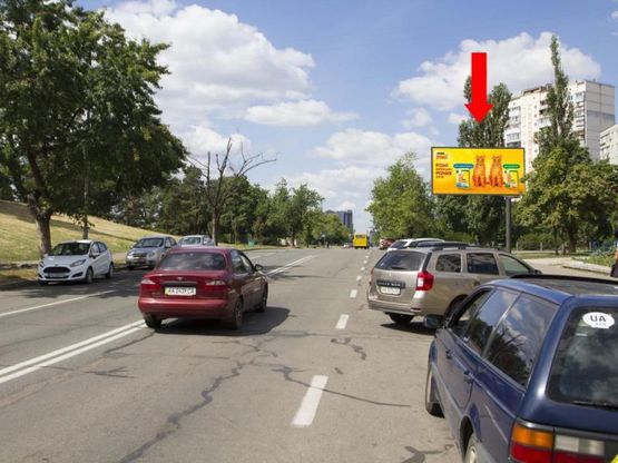 Фото рекламной плоскости по адресу Малышка ул., 25/1, возле супермаркета "АТБ", в сторону ст.м. "Дарница"