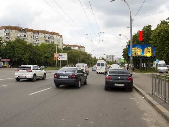 Фото рекламної площини за адресою Правды пр., 19а, в сторону ресторана McDonald's, ул. Вышгородской