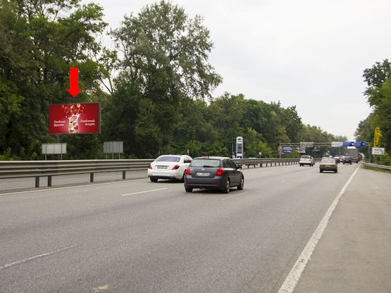 Фото рекламної площини за адресою Глушкова пр., возле супермаркета "Фора", в центр