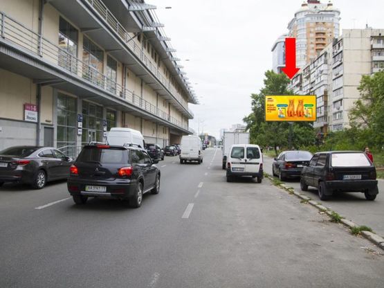 Фото рекламної площини за адресою Оболонский пр., 23, ТРЦ "Dream town", в сторону ст. м. "Минская"