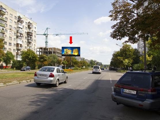 Фото рекламної площини за адресою Шолом-Алейхема ул., 8, разделитель, в сторону ул. Братиславской, рынка "Юность"