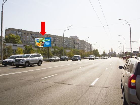 Фото рекламной плоскости по адресу Малиновского ул., 9, возле супермаркета "Сильпо", в сторону ст.м. "Оболонь"