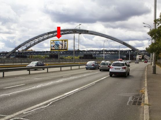 Фото рекламної площини за адресою Набережно-Рыбальская ул., 350м до мост Подольско-Воскресенский, в сторону Набережно-Крещатицкая ул.