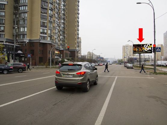 Фото рекламной плоскости по адресу Никольско-Слободская ул., 2В, возле супермаркета "Новус", от МВЦ в сторону Шептицкого ул., к ст. м. "Левобережная"