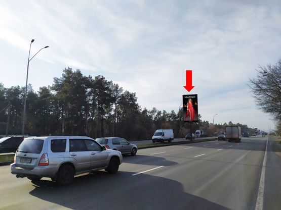 Фото рекламной плоскости по адресу Броварской пр., 65 - ул. Радистов, разделитель, в центр