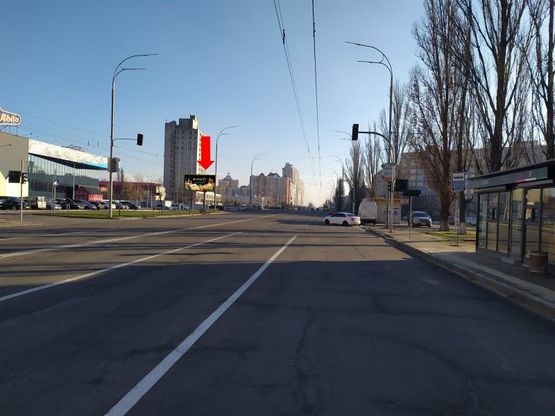 Фото рекламной плоскости по адресу Героев Сталинграда пр., 12Г, возле супермаркета "Сильпо", на светофоре, в сторону пр. Бандеры