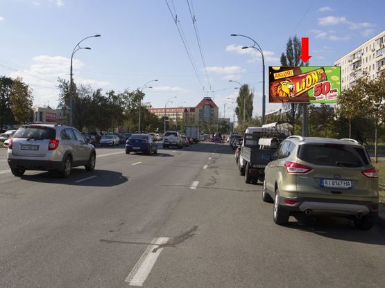 Фото рекламной плоскости по адресу Малиновского ул., 13, возле ст. м. "Оболонь", в сторону ул. Тимошенко , ТРЦ "Караван"