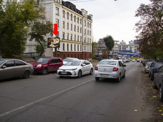 Фото рекламной плоскости по адресу Дегтяревская ул., 4 А, возле ст. м. "Лукьяновская", Лукьяновского рынка, в центр