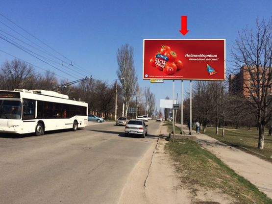 Фото рекламной плоскости по адресу Тамма ул. (бывш. Героев Сталинграда ул.) / Волкова ул., возле супермаркета "Фуршет", рынка, Дома мебели