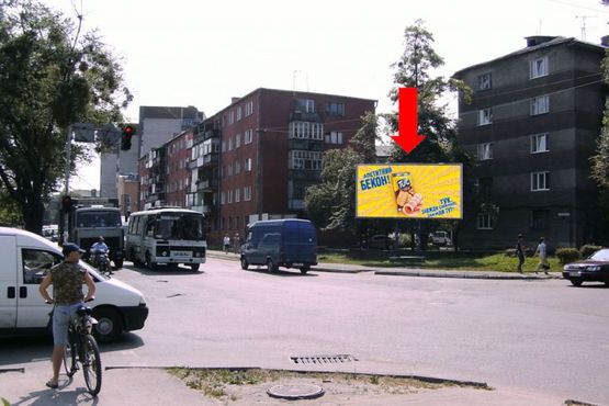 Фото рекламної площини за адресою Сагайдачного П. ул. / ул. Театральная, возле салона "ЮMC"