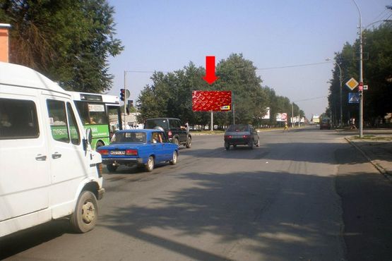 Фото рекламной плоскости по адресу Грушевского пр. / ул. Красноармейская, из центра