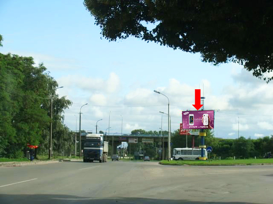 Фото рекламной плоскости по адресу Киверцовская ул., кольцо, из центра