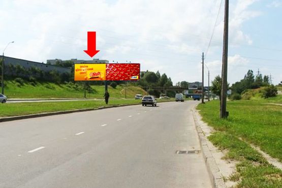 Фото рекламной плоскости по адресу Хуторовка ул., разделитель, возле рынка "Шувар", левый, в центр