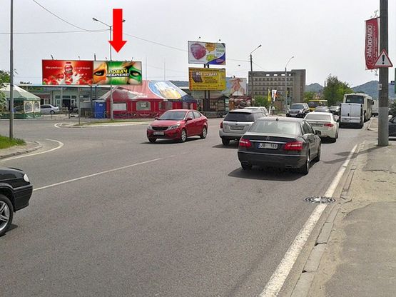 Фото рекламной плоскости по адресу Хмельницкого ул., возле рынка "Галицкий перекресток", в центр, правый