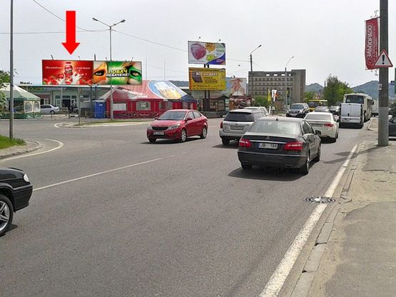 Фото рекламной плоскости по адресу Хмельницкого ул., возле рынка "Галицкий перекресток", в центр, левый