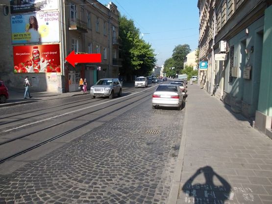 Фото рекламной плоскости по адресу Лычаковская ул., 32, фасад, нижняя, в центр