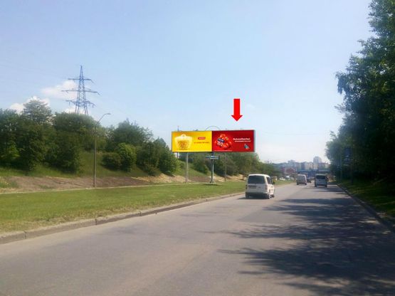 Фото рекламной плоскости по адресу Хуторовка ул., 4, разделитель, напротив оптового рынка "Шувар", в сторону Красной Калины пр., правый