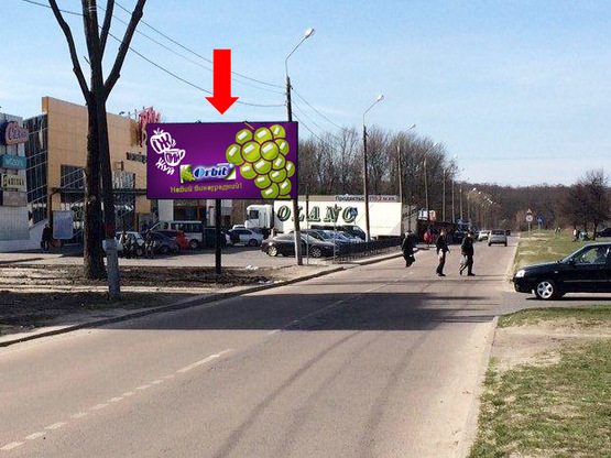 Фото рекламной плоскости по адресу Широкая ул., 85, возле ТЦ "ВАМ", супермаркета "Сильпо", "Watsons"