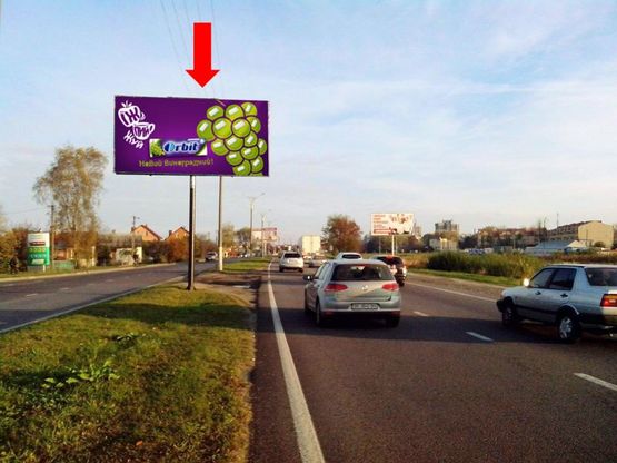 Фото рекламной плоскости по адресу Стрыйская ул., 179, разделитель, возле АЗС "WOG", ТРЦ "King Cross", супермаркетов "Ашан", "Фокстрот", "Эпицентр", в центр